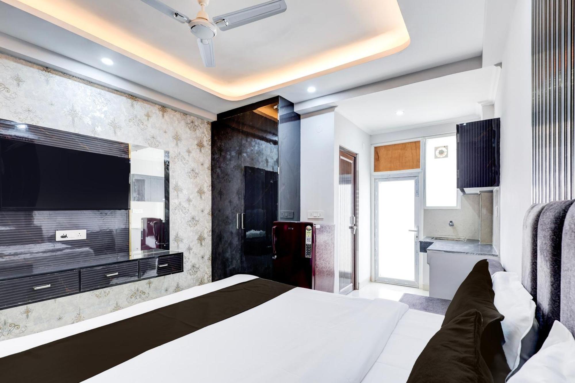 Hotel O Rm Homes Гургаон Экстерьер фото
